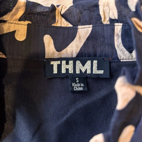 THML Puff Sleeve Blouse Black Beige Abstract Print Mandarin Collar Size S - Picture 5 of 6